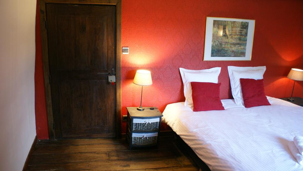 B&B Le Secret Du Bois Bourseigne-Vieille 객실 사진